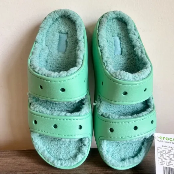 Crocs Classic Cozzzy Unisex Sandal Size 10 or 8 SKU#243027