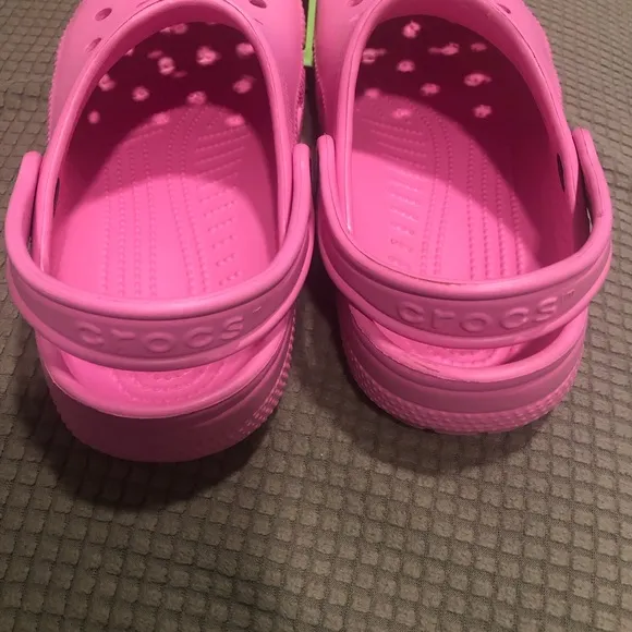 CROCS CLASSIC PINK CLOG SIZE J1