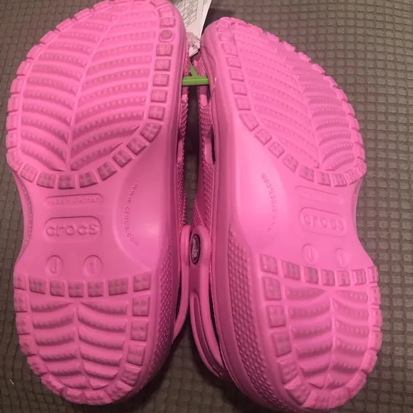 CROCS CLASSIC PINK CLOG SIZE J1