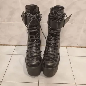Current mood Platform combat boots 8