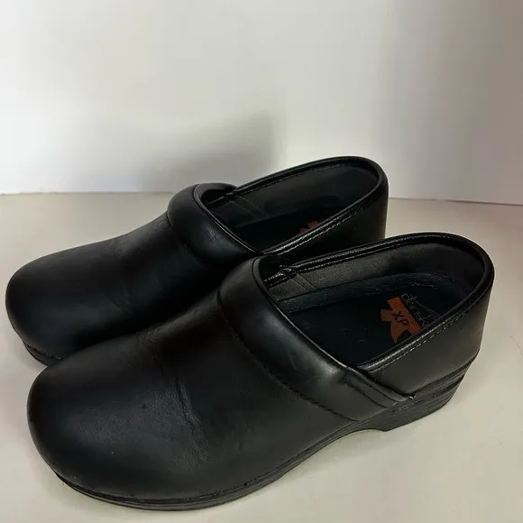 Dansko Professional 37 Oiled Black Leather Clogs Size 6.5/7