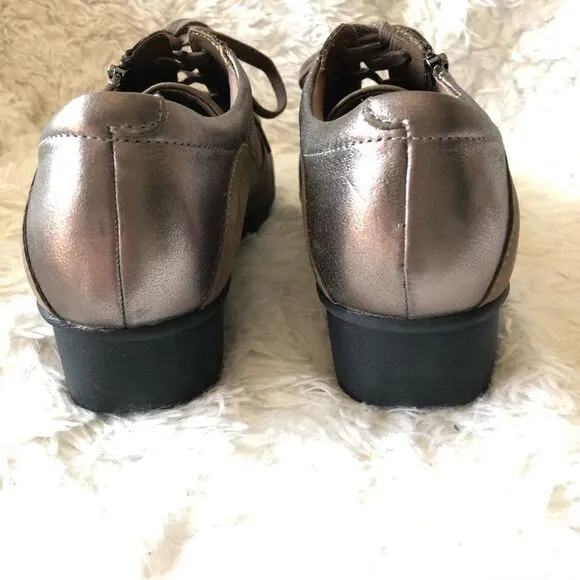 Dansko Womens LorettaOxford Leather metallic shoes
