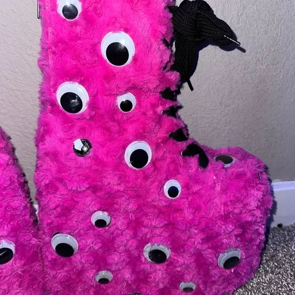 Demonia Dolls Kills Furry Googly Eyes Lace Up Platfrom Boots