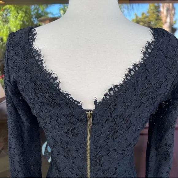 DIANE VON FURSTENBERG ~ Black “Zarita” Lace Dress w/Full Length Back Zipper~Sz 4