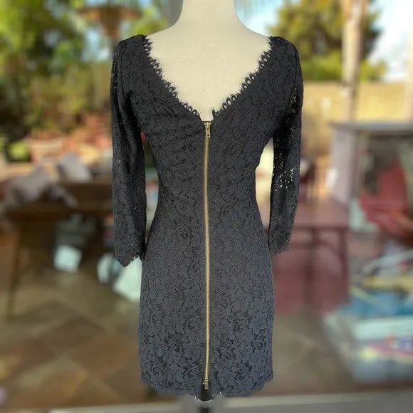 DIANE VON FURSTENBERG ~ Black “Zarita” Lace Dress w/Full Length Back Zipper~Sz 4