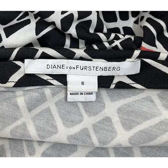 Diane Von Furstenberg DVF Oda 100% Silk Draped Dress Short Sleeve Size 6