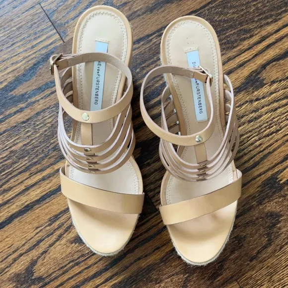 Diane von Furstenberg Gabby Platform Sandal Wedges 8