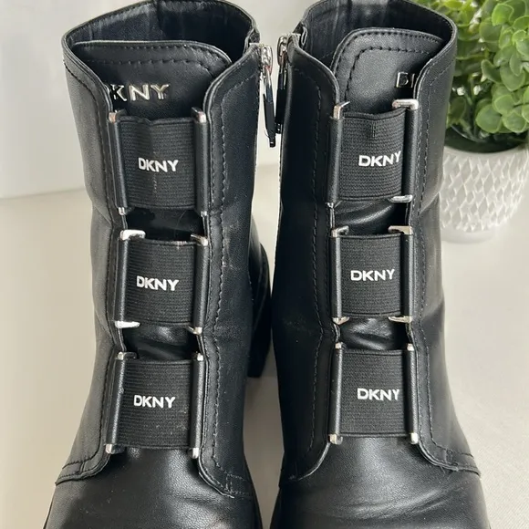 DKNY Donna Karan Barrett Combat Moto Lug Sole Ankle Zipper Boots