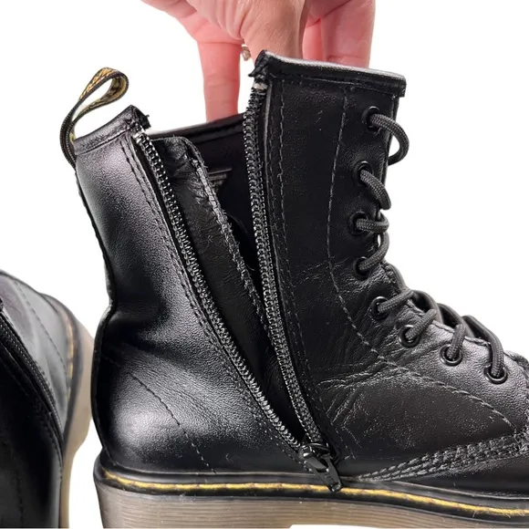 Doc DR Martens Delaney Boots 1460 Lace-Up black combat Unisex Kids Size 3