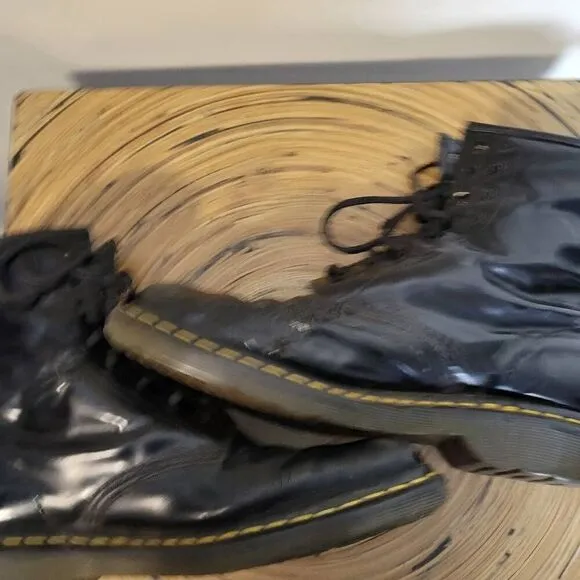 Doc DR MARTENS Patent Leather Black Combat Boots 8 Eyelet 41/Women's 9
