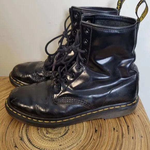 Doc DR MARTENS Patent Leather Black Combat Boots 8 Eyelet 41/Women's 9