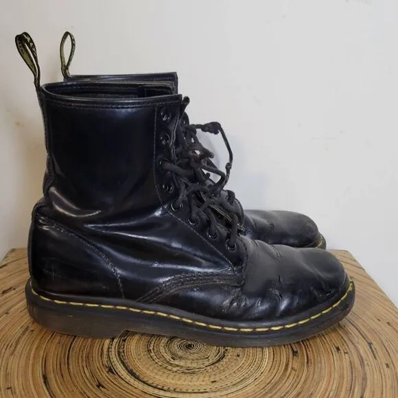 Doc DR MARTENS Patent Leather Black Combat Boots 8 Eyelet 41/Women's 9