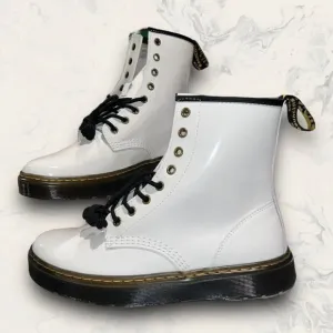 Doc Dr Martens Zavala White Smooth Leather 8 Eye Combat Boots Women’s Size 10