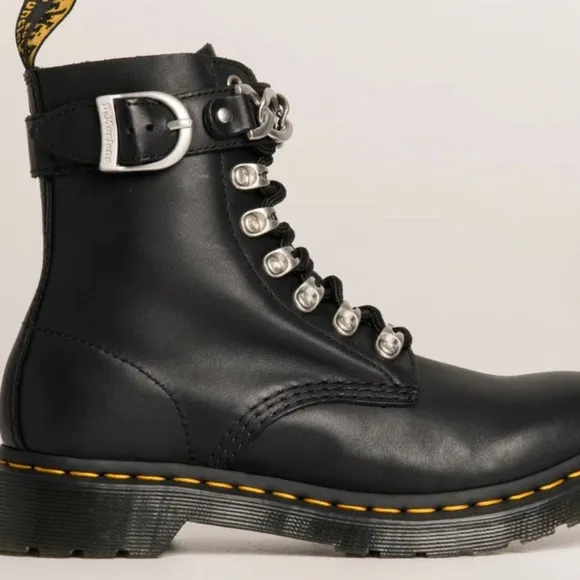 Doc Martens 1460 Pascal Leather lace up boots. NWOT