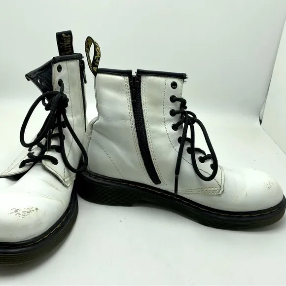 Doc Martens 1460 White 8 Eye Combat Boots  size 3