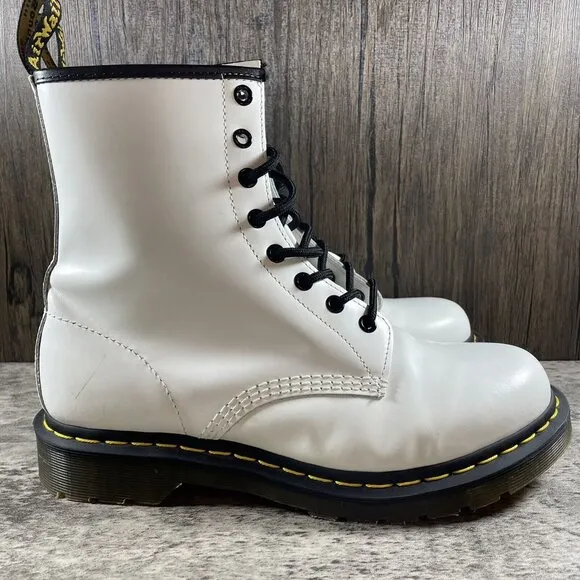 Doc Martens Air Wair 11821 Womens White Leather Combat Boots Eyelet US Size 10