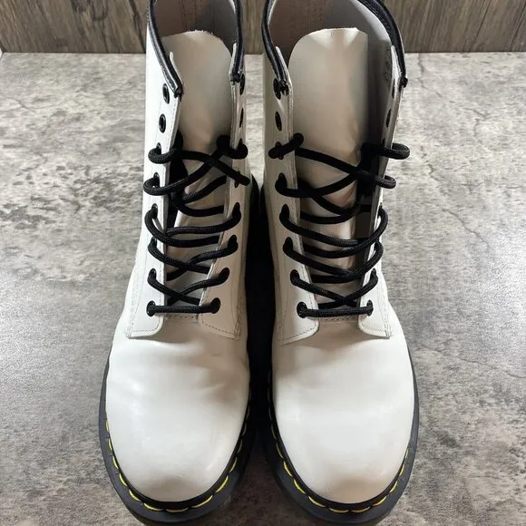 Doc Martens Air Wair 11821 Womens White Leather Combat Boots Eyelet US Size 10