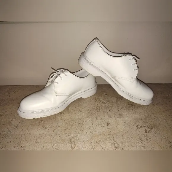 Doc Martens  Classic White Men's Shoes