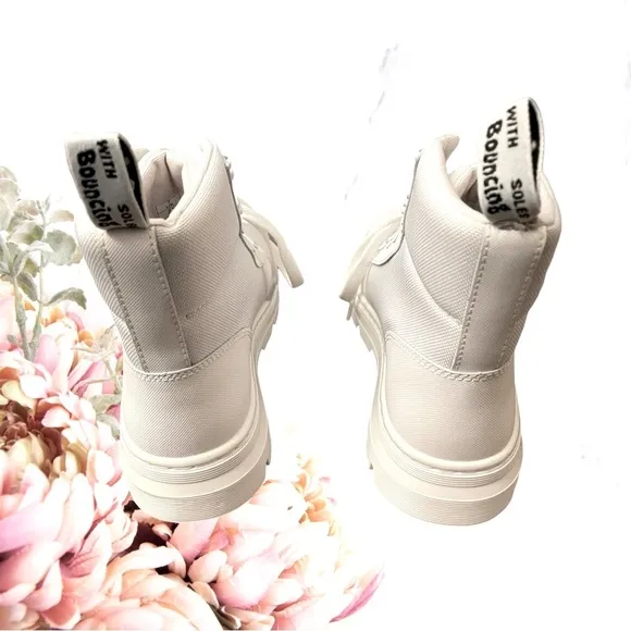Doc Martens Combs W Combat Boots Women's Size 9 All White Air Ware Nylon