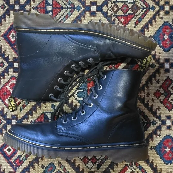Doc Martens Luana 7 Eyelet Black Lace Up Boots AW004 US L 10 EUC