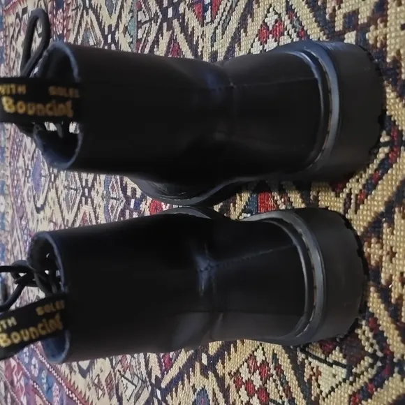 Doc Martens Luana 7 Eyelet Black Lace Up Boots AW004 US L 10 EUC