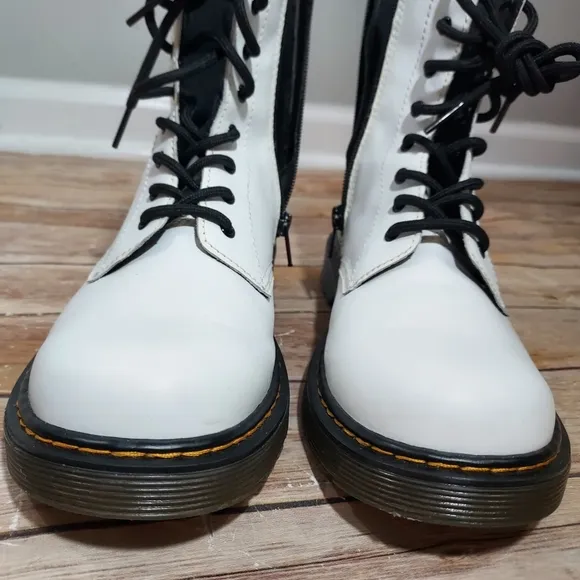 Doc Martens white 1460Y lace up boots 7