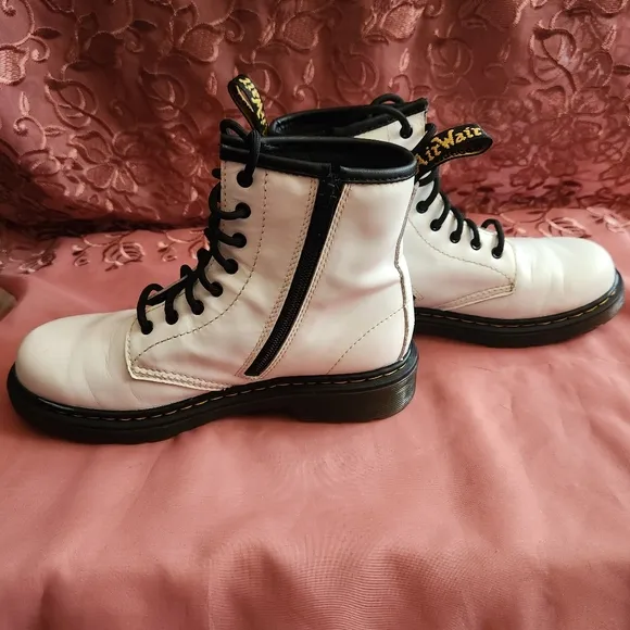 Doc Martens White Junior Pascal Combat Boots 1460J Youth Kids Size 4 Womens 5