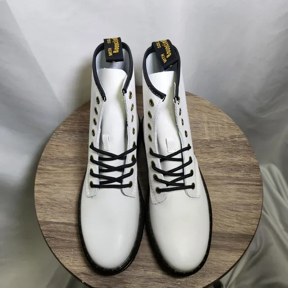 Doc Martens White Zavala Combat Lace-Up Ankle Boots Women’s 9 / Men’s 8