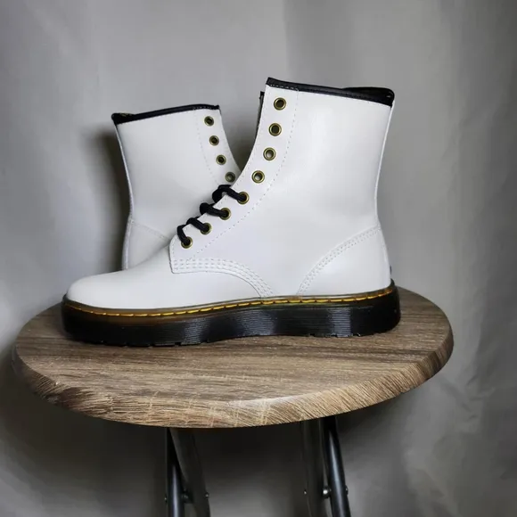 Doc Martens White Zavala Combat Lace-Up Ankle Boots Women’s 9 / Men’s 8