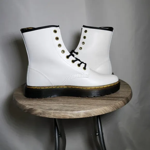 Doc Martens White Zavala Combat Lace-Up Ankle Boots Women’s 9 / Men’s 8