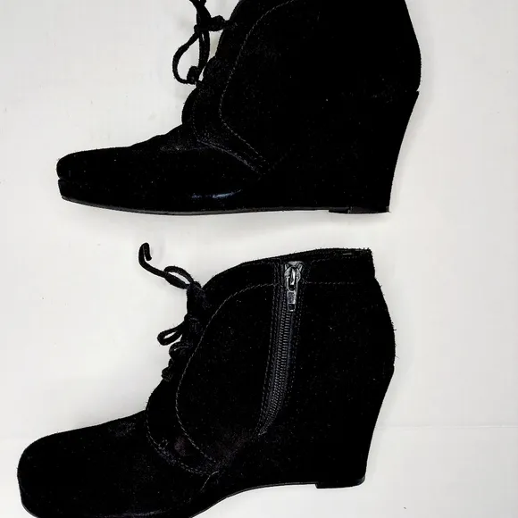 Dolce Vita Black Size 9 Lace Up Wedge Booties