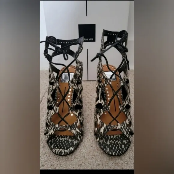 Dolce Vita 🤩✨️💙 Snake Print Leather  Stilleto Size 6.5m Brand New