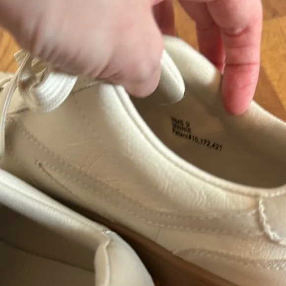 Dolce Vita Voyager Women’s Classic Cream Sneakers shoes size 9 NEW