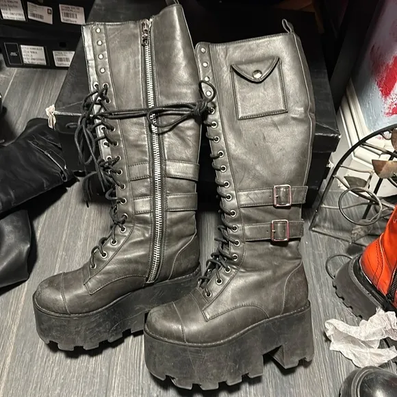 dolls kill current mood Jane doe boots 5m pre owned vintage