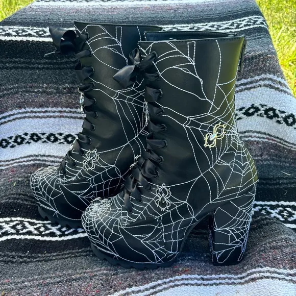 DOLLS KILL WIDOW SPIDERWEB CHARM LACE UP PLATFORM BOOTS SHOES SIZE 9