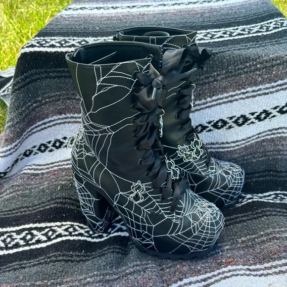 DOLLS KILL WIDOW SPIDERWEB CHARM LACE UP PLATFORM BOOTS SHOES SIZE 9