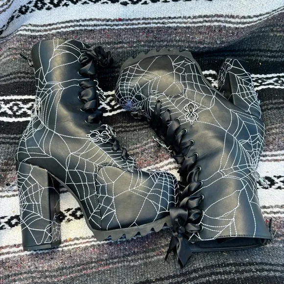DOLLS KILL WIDOW SPIDERWEB CHARM LACE UP PLATFORM BOOTS SHOES SIZE 9