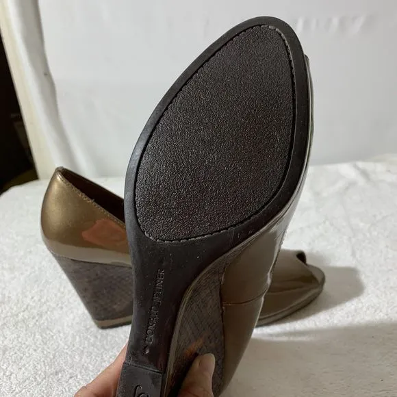 Donald J Pliner Habiki Peep Toe Wedges Snake Print Gold Women’s 9.5 Bron…