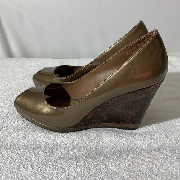 Donald J Pliner Habiki Peep Toe Wedges Snake Print Gold Women’s 9.5 Bron…
