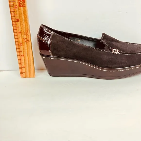Donald J Pliner Platform Wedge Loafer Brown Suede Patent Leazer Size 8.5 M