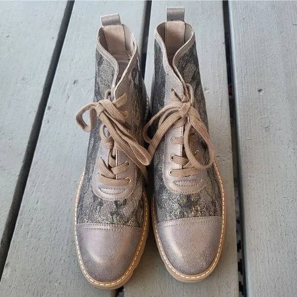 Donald Pliner Bronze Metallic Lugged Sole Eliaa Lace Combat Boots Size 8M