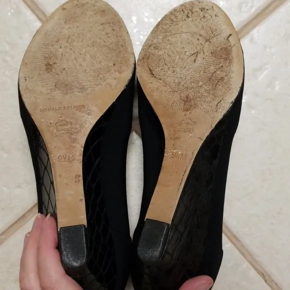 Donald Pliner Molly Peep Toe Wedges 9.5 M