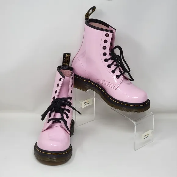 Dr Doc Martens 26425 Patent Leather Combat Boots Light Pink Women Size 5 NEW