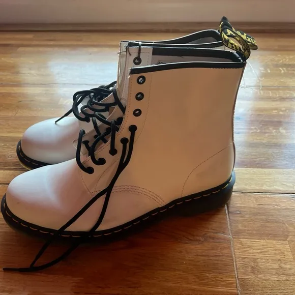 DR DOC MARTENS AIRWAIR 1460 SMOOTH LEATHER LACE UP BOOTS WHITE US MENS SIZE 11