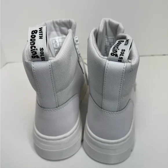 Dr. Doc Martens Combs W Combat Boots Women’s Size 10L All White Air Ware