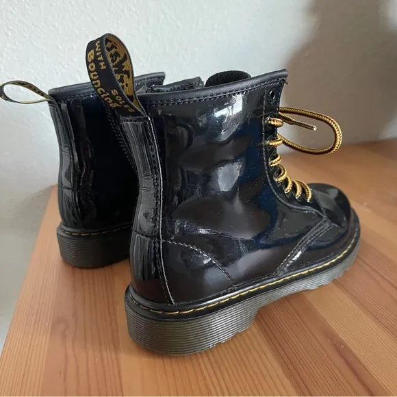 Dr Marten 1460 PATENT LEATHER LACE UP BOOTS