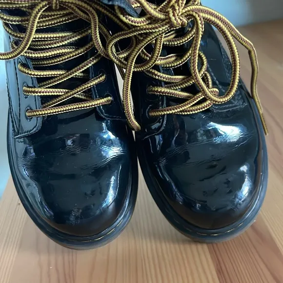 Dr Marten 1460 PATENT LEATHER LACE UP BOOTS