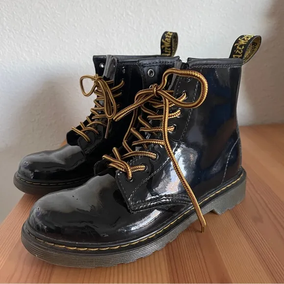 Dr Marten 1460 PATENT LEATHER LACE UP BOOTS