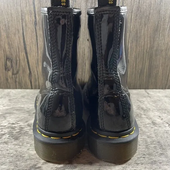 Dr Martens 11821 Glossy Black Leather Lace 8 Eyelet Combat Boots Womens Size 6
