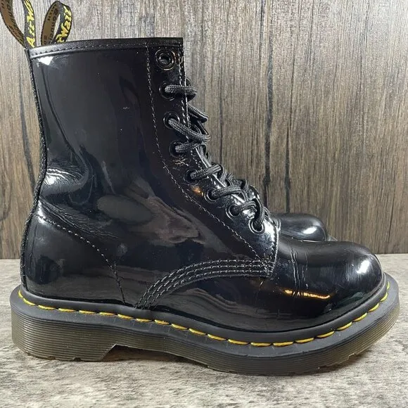 Dr Martens 11821 Glossy Black Leather Lace 8 Eyelet Combat Boots Womens Size 6